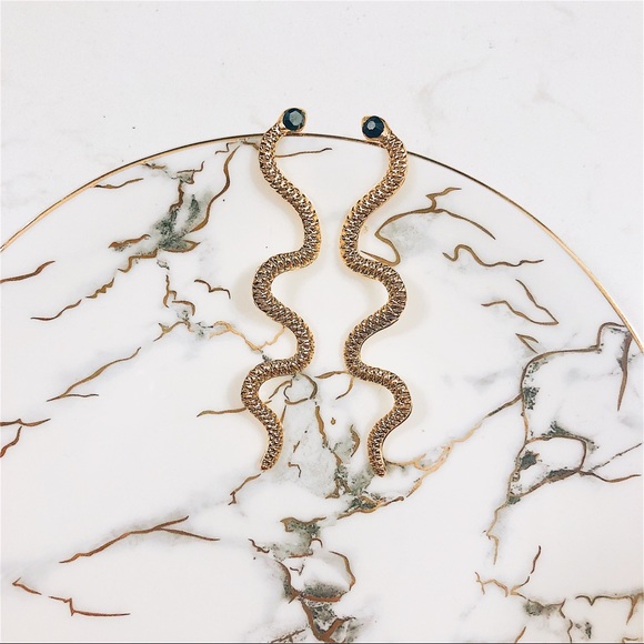 UO Style Snake Drop Earrings - Picture 4 of 6